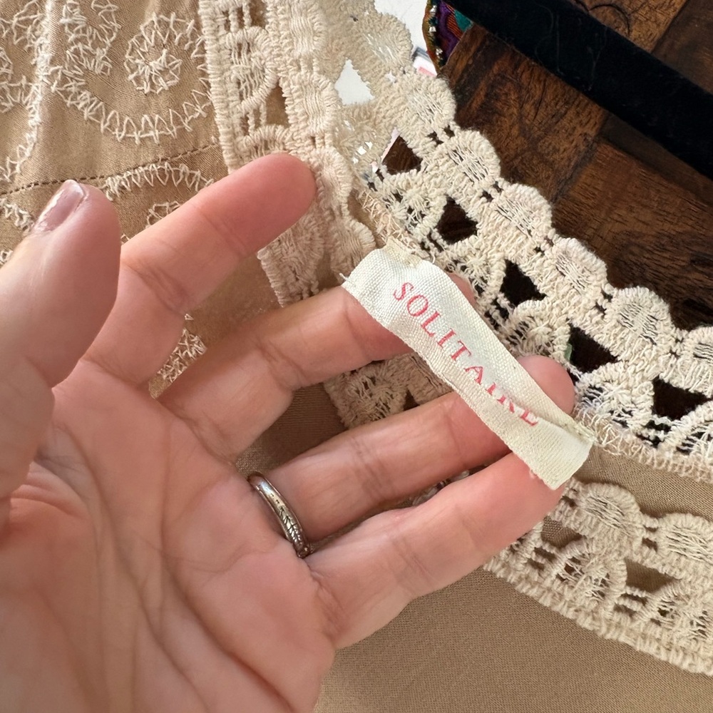 Solitaire elegant lace trim top - Picture 2 of 7